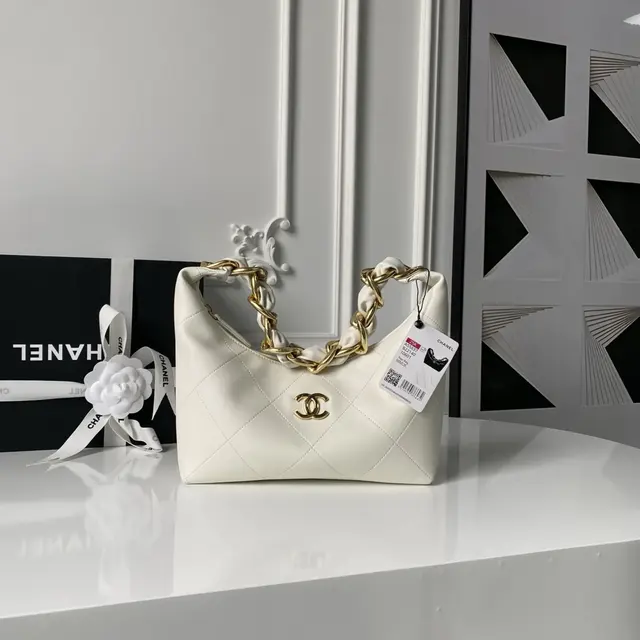 Chanel 25K Hobo 𝐕𝐢𝐧𝐭𝐚𝐠𝐞 AS5837 — view 1 of 9
