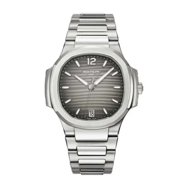 Patek Philippe Nautilus Automatic Ladies Watch 7118/1A-011 — view 1 of 3